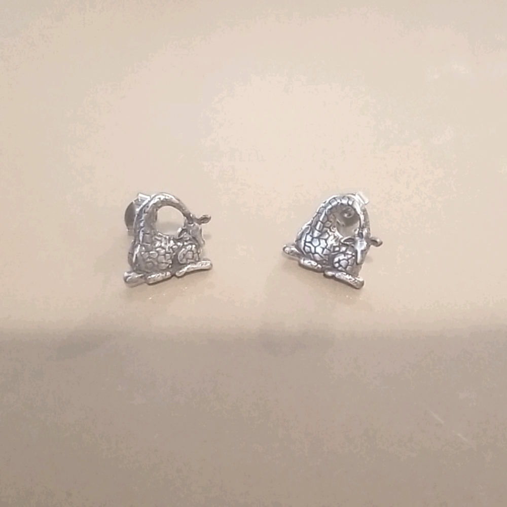 Giraffe Studs